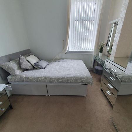Private Double Room In Кардіфф Екстер'єр фото
